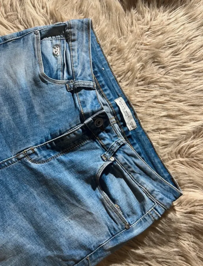 Jeans taille 42 Hello Miss bleu clair taille 42 - photo numéro 2