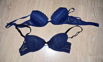 Lot de 2 soutiens-gorge bleu marine 85A excellent état