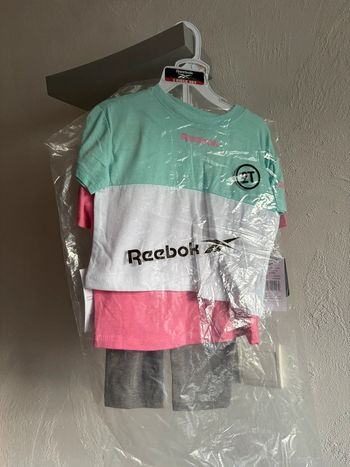 T-shirts et legging Reebok