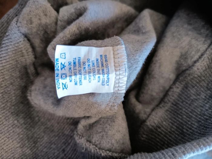 Sweat shirt. Fin . Marque Svrn code. - photo numéro 6