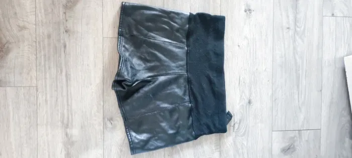 Short grossesse simili cuir - photo numéro 2