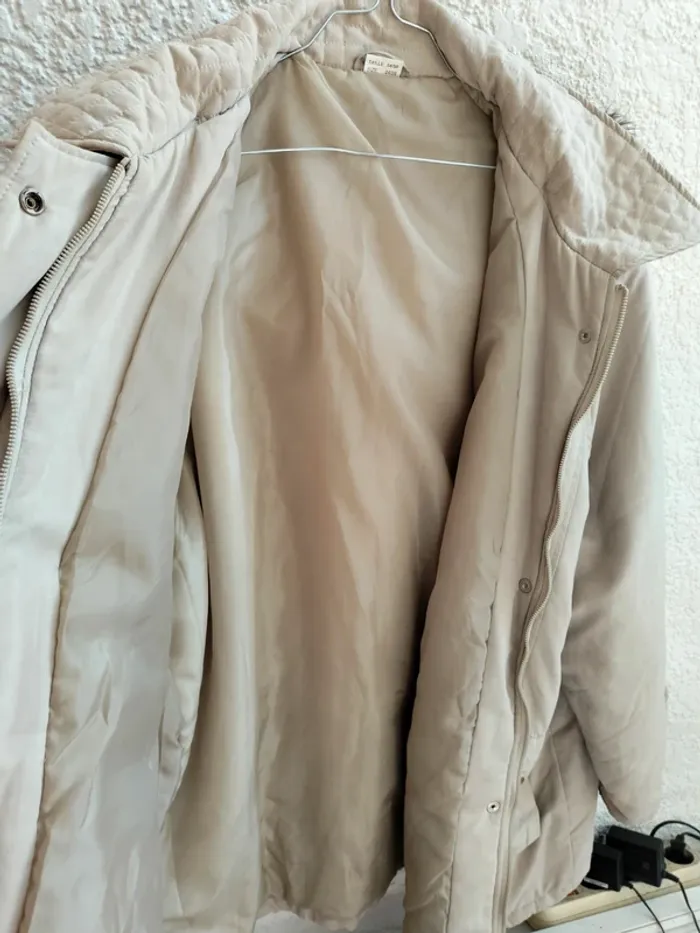 Manteau avec capuche en fourrure detachable beige T 54 - photo numéro 8