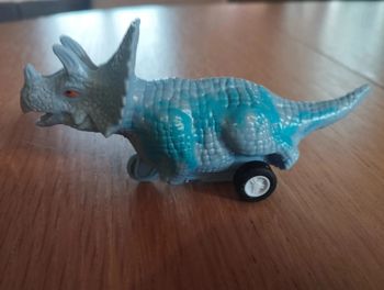 Dinosaure sur roulettes Taille unique·Très bon état·broze