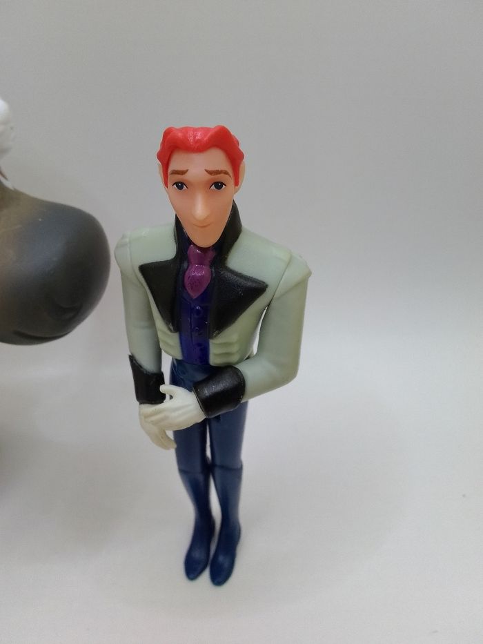 2 figurines reine des neiges - photo numéro 2