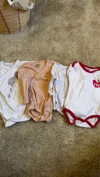 Lot de 4 bodies manches longues – 3 mois