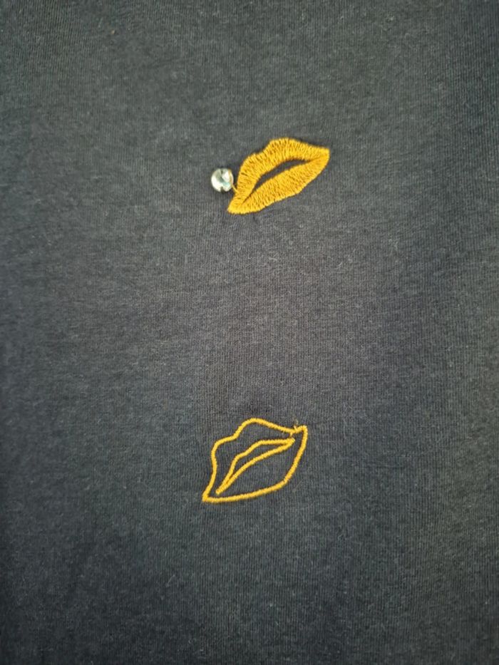 Tee-shirt lèvres - photo numéro 3
