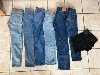 Lot de jeans Levi Strauss&Co - en très bon état - différentes tailles -