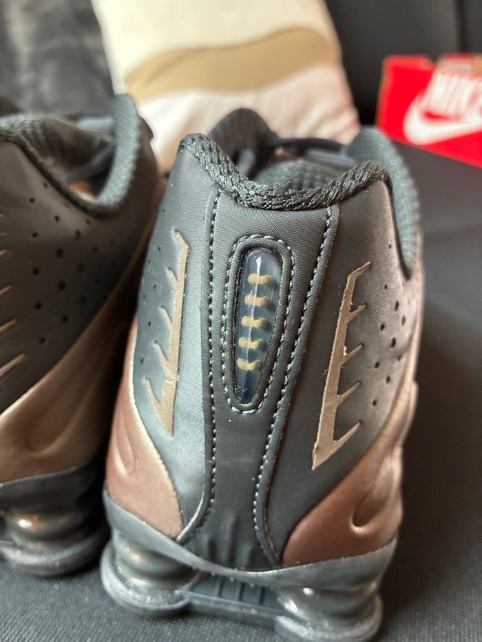 Baskets femme Nike shox R4 marron pointure 40 neuves - photo numéro 6