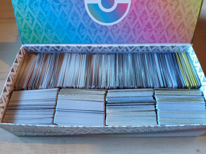 Lot de 100 cartes Pokémon VF en très bon état