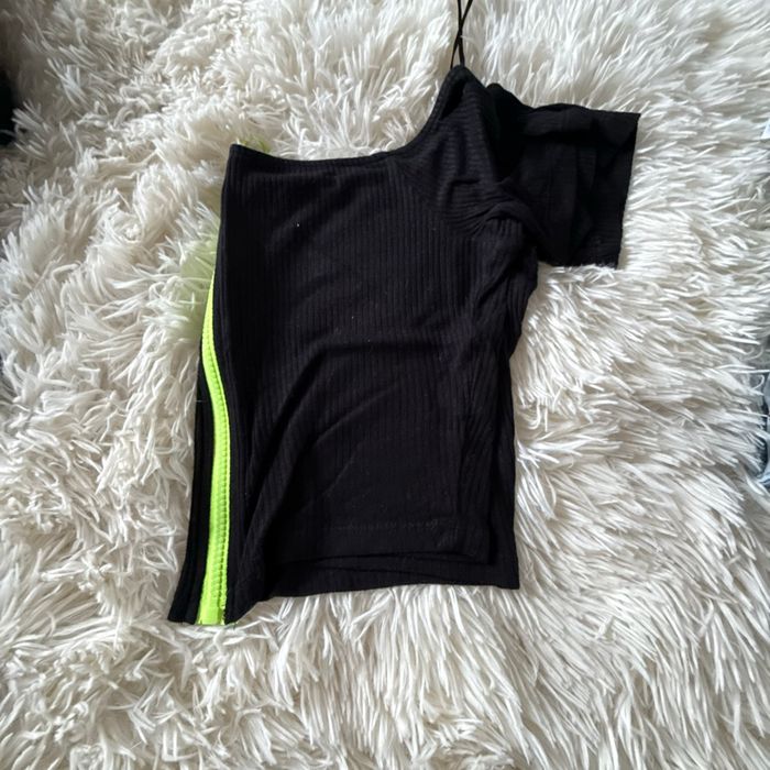 CROP, top, noir et jaune