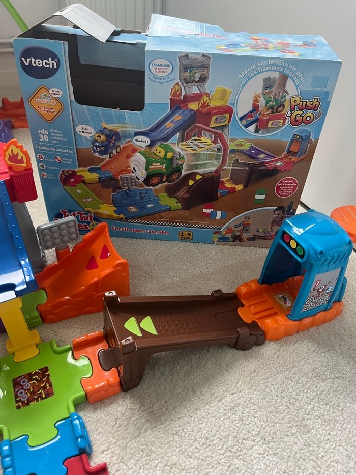 Circuit tut tut bolide cascade état neuf - photo numéro 2