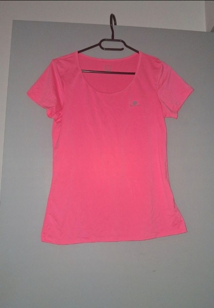 Tee shirt de sport rose taille 38