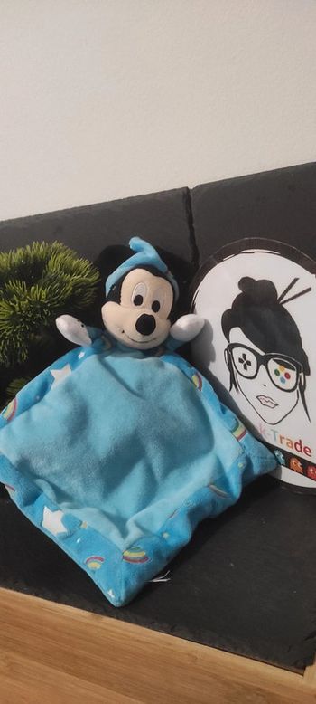 doudou Disney Baby Mickey Sorcière Bleu Phosphorescent Arc En Ciel Etoile Bonnet