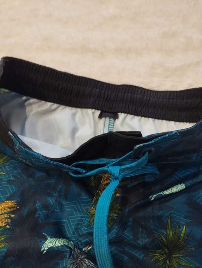 Short de bain 8 ans - photo numéro 3