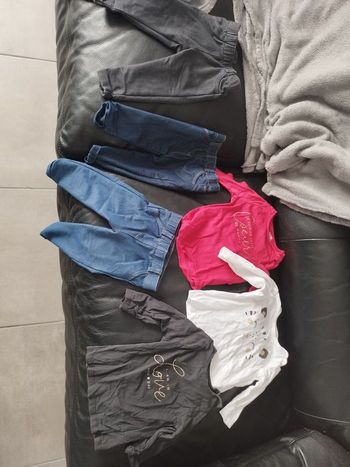 Lot vêtements fille haut+ bas  9 mois