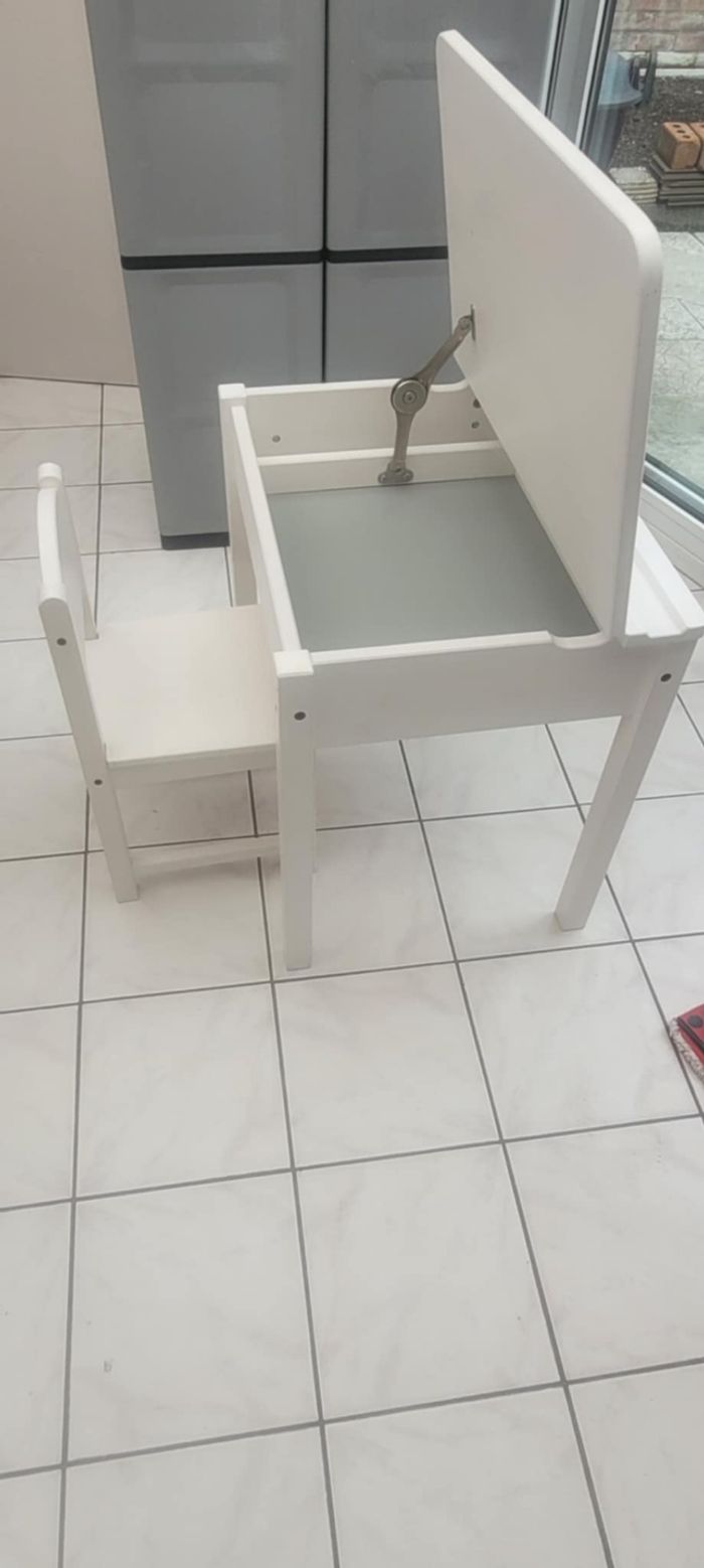 Bureau + chaise enfant - photo numéro 3