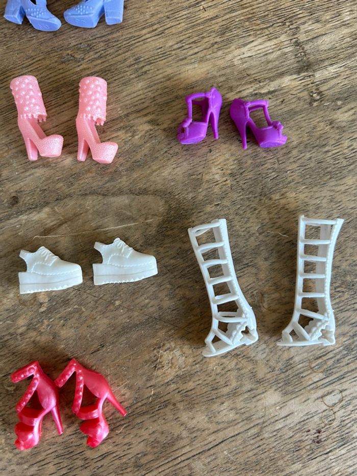 Lot de 10 paires de chaussures barbie - photo numéro 3
