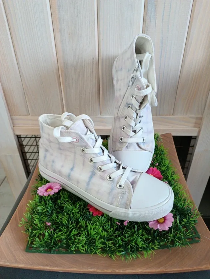 Baskets sneakers hautes en toile aux couleurs pastel