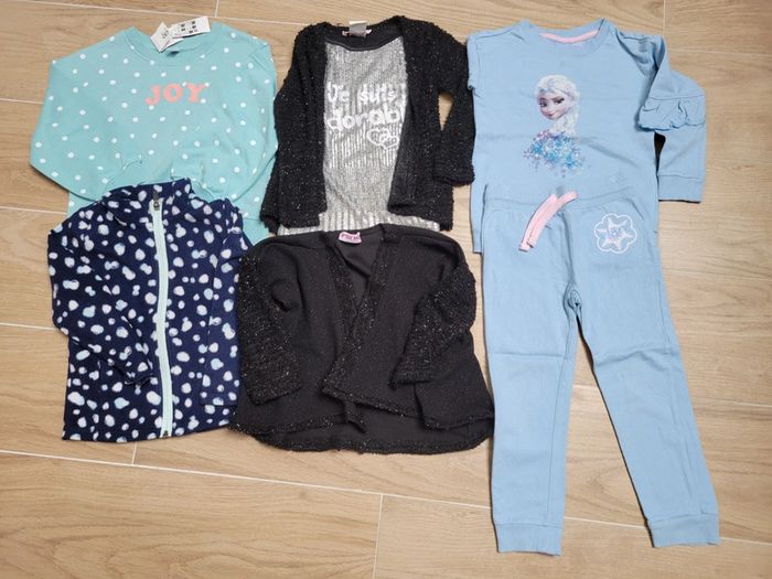 Lot hauts et jogging