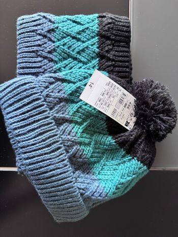 Ensemble bonnet et snood 4-5 ans neuf