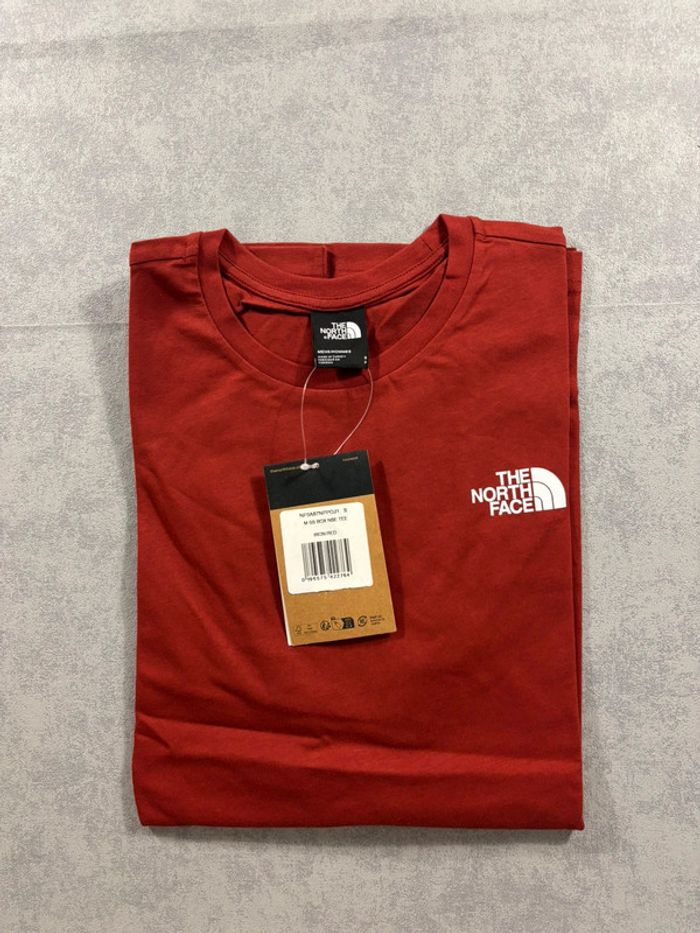 T-Shirt The North Face Rouge Taille S Neuf avec étiquette - photo numéro 2