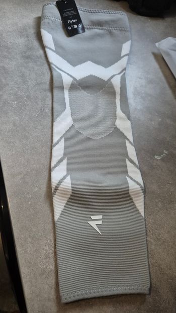 Un manchon de maintien de compression flytex  genoux