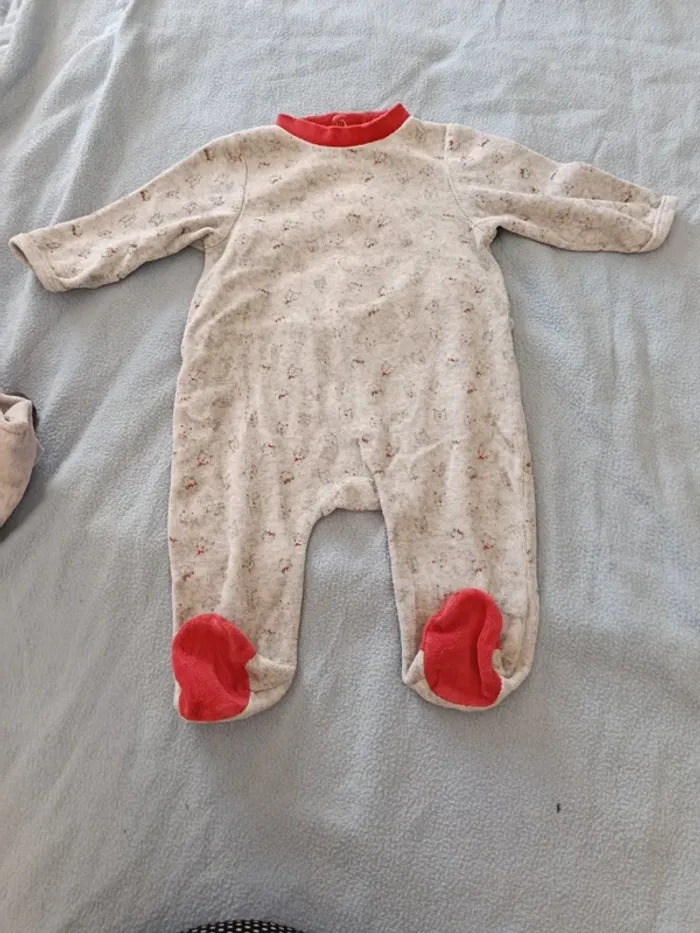 6 pyjamas 3mois - photo numéro 6