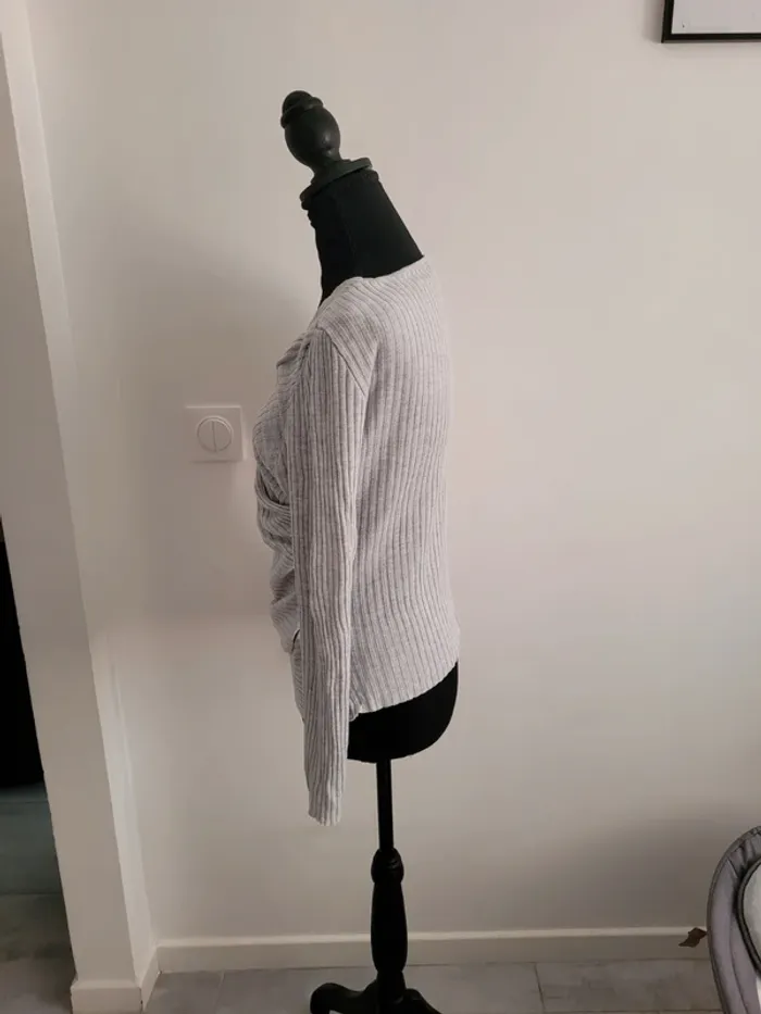 Pull H&M, taille M. - photo numéro 3