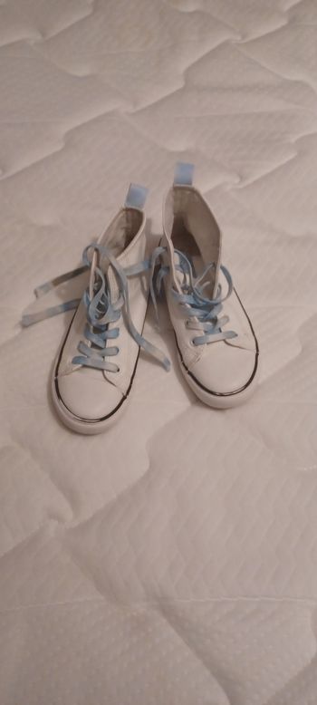 Très belle paire de baskets montante fille Pointure 32