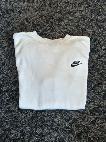 Pull Nike beige crème