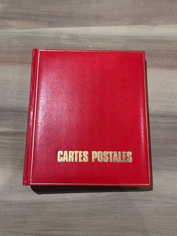 Livre pour ranger sa collection de carte postale vintage comme neuf couverture rouge effet cuir