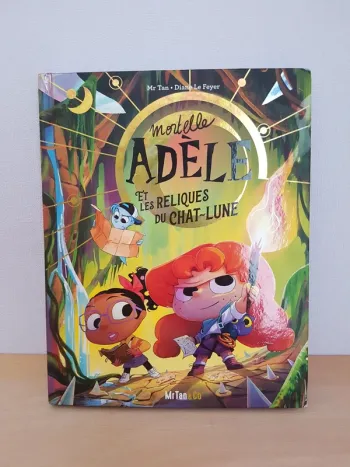 BD Mortelle Adèle et les reliques du chat-lune
