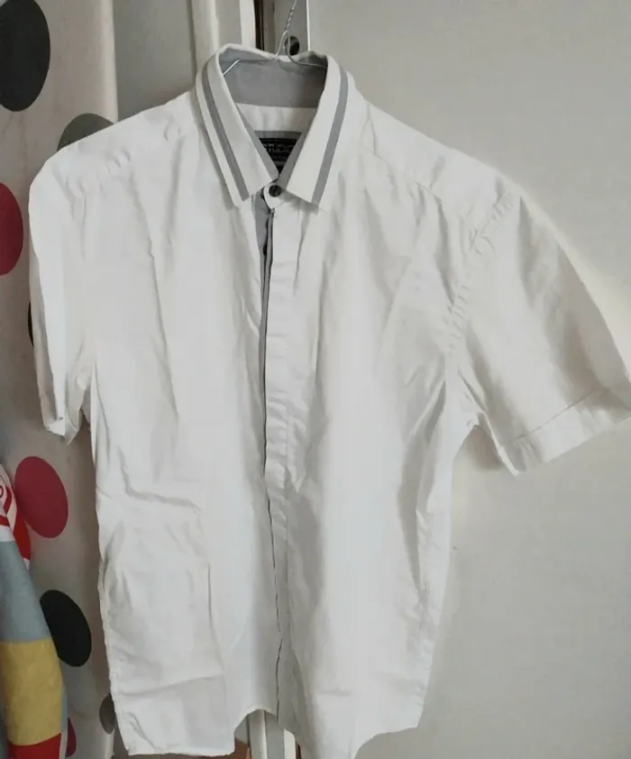 Jolie chemise blanche homme M Armand Thiery