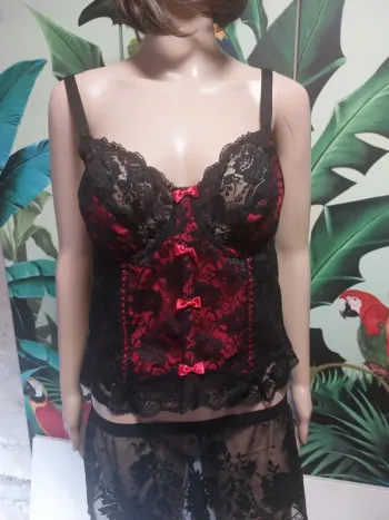 Guêpière noir et rouge