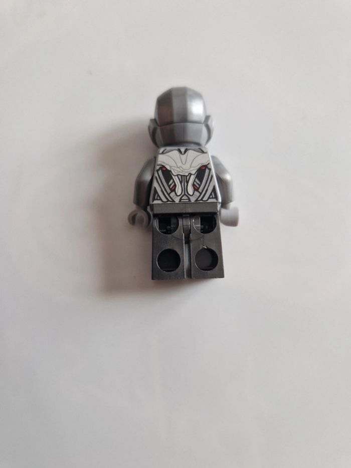 Minifigurine lego avenger ultron - photo numéro 2