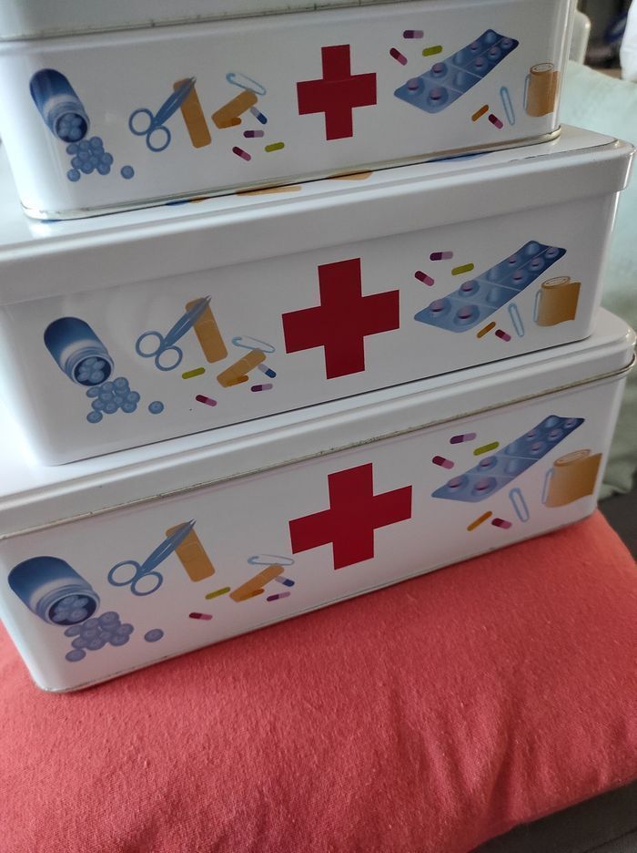 3 boîtes à bobos - photo numéro 3