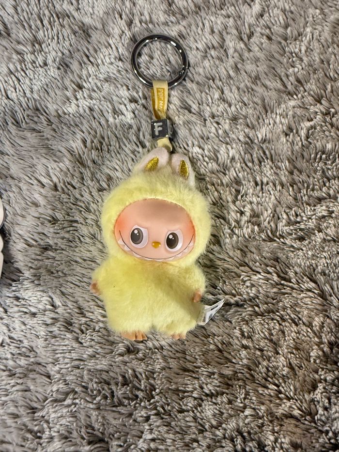 Popmart labubu pin for love lettre F - photo numéro 4