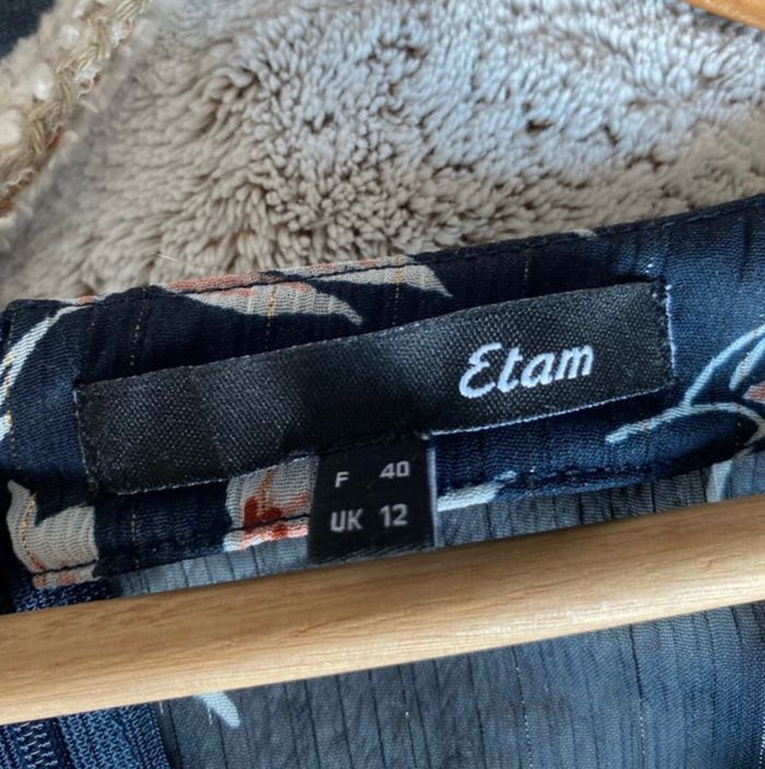 Jolie robe fleurie - photo numéro 2