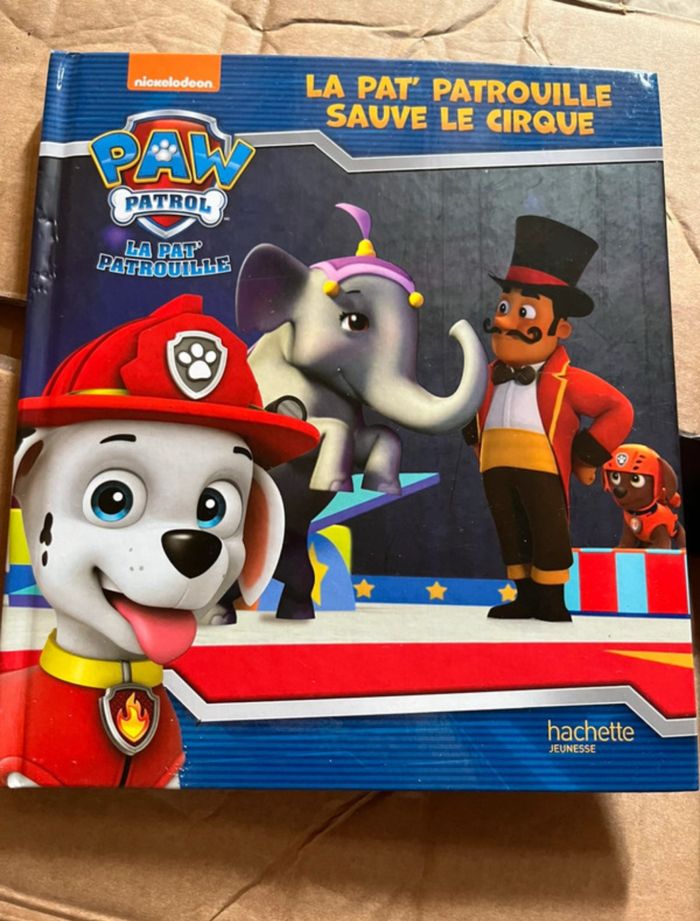 Livre la pat patrouille sauve le cirque