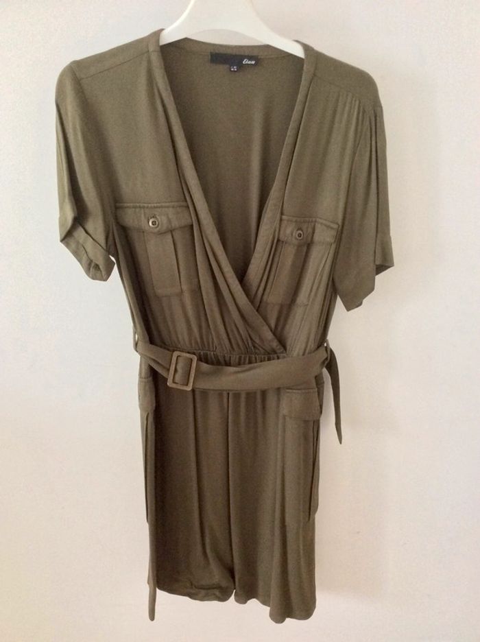 Robe kaki