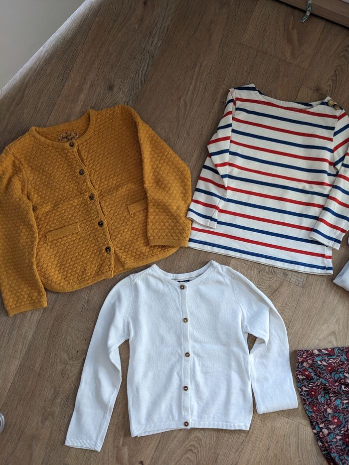 Gros lot de 13 vetements fille 4-5 ans - photo numéro 2