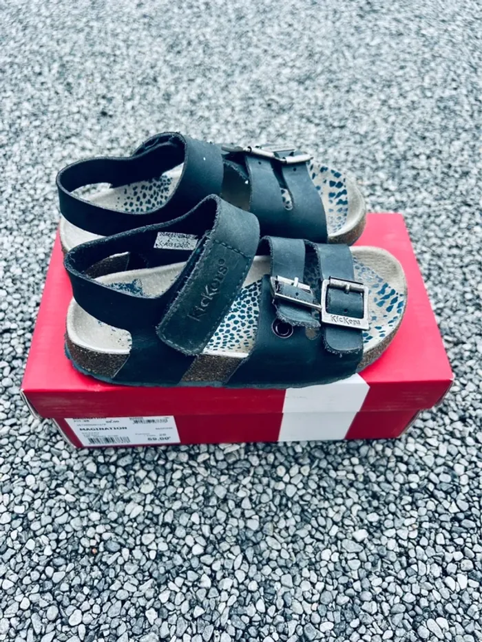 Sandales kickers
