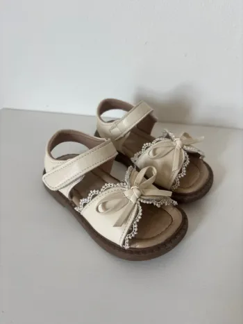 Sandalettes, crème