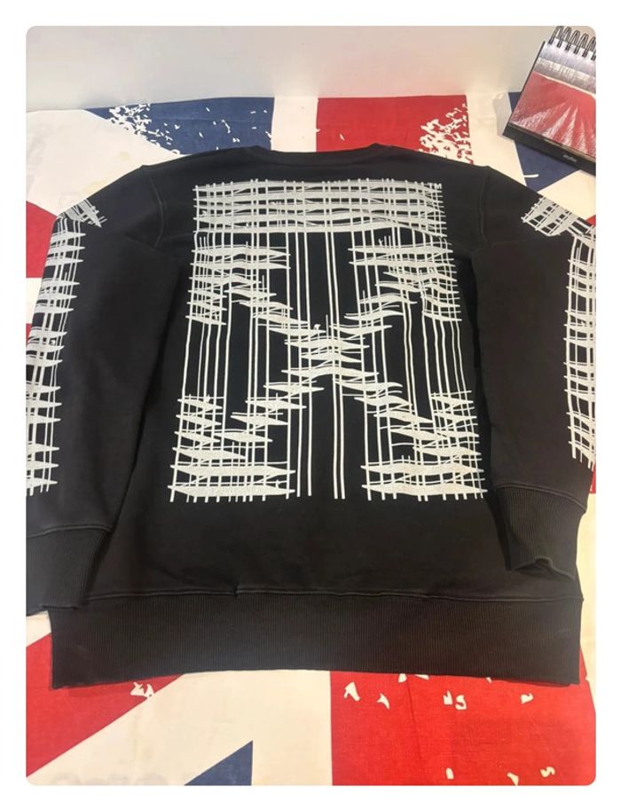 Sweat Off White taille L/XL noir imprimé dans le dos et sur les manches - photo numéro 13