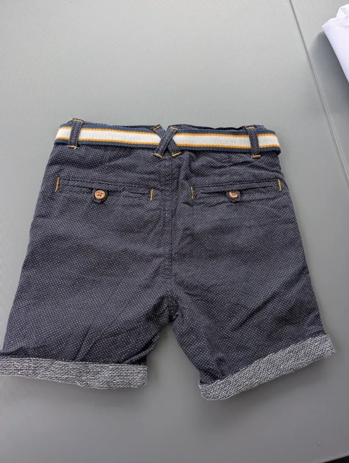 Short chic garçon 6 ans NEUF - photo numéro 2