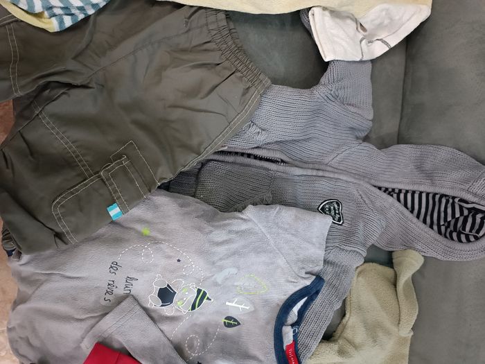 Lot de 14 vêtements bébé garçon 9/12 mois - photo numéro 4