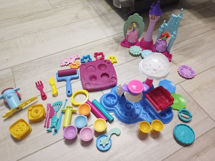 Lot de Moules pâte à modeler Play Doh