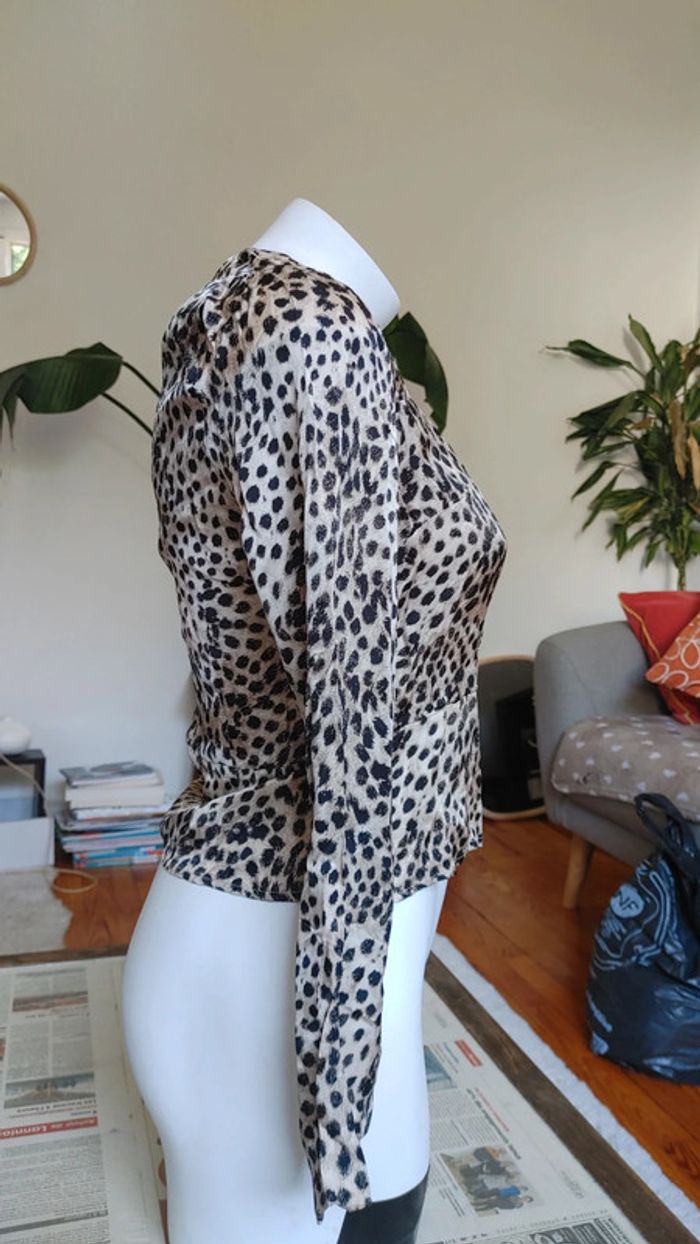 Blouse léopard tissu satiné - photo numéro 4