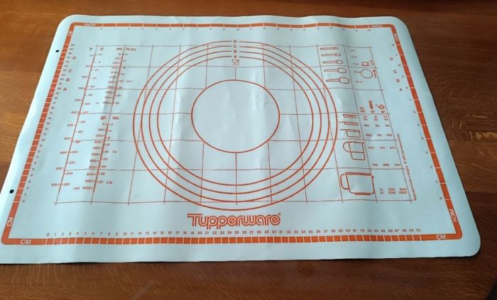 Tapis- feuille de pâtisserie Tupperware vintage blanc/orange - photo numéro 2