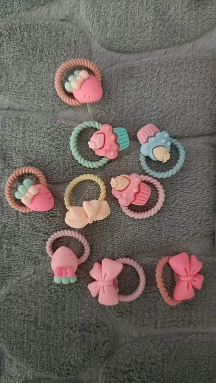 Lot élastique et barrettes à cheveux - photo numéro 3